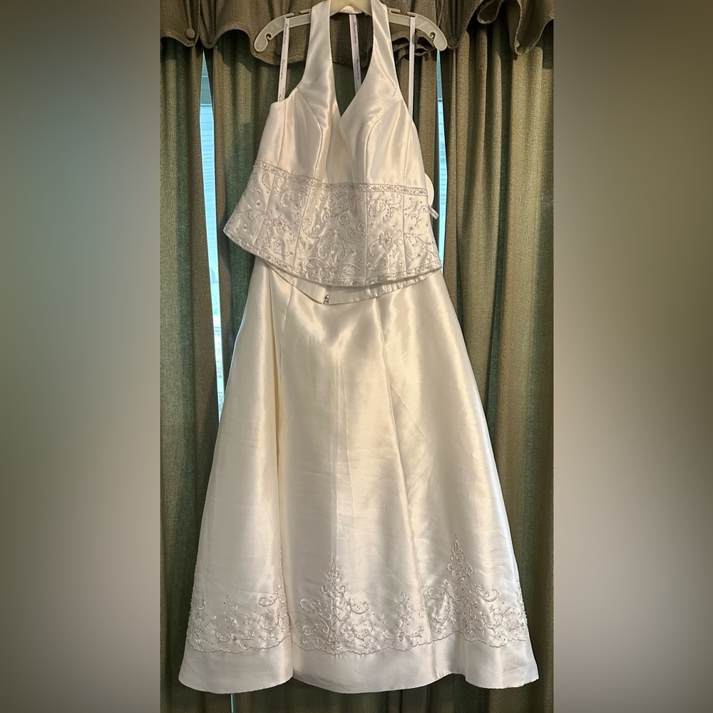 David Bridal wedding gown. Ivory Size 16 Two piece halter top